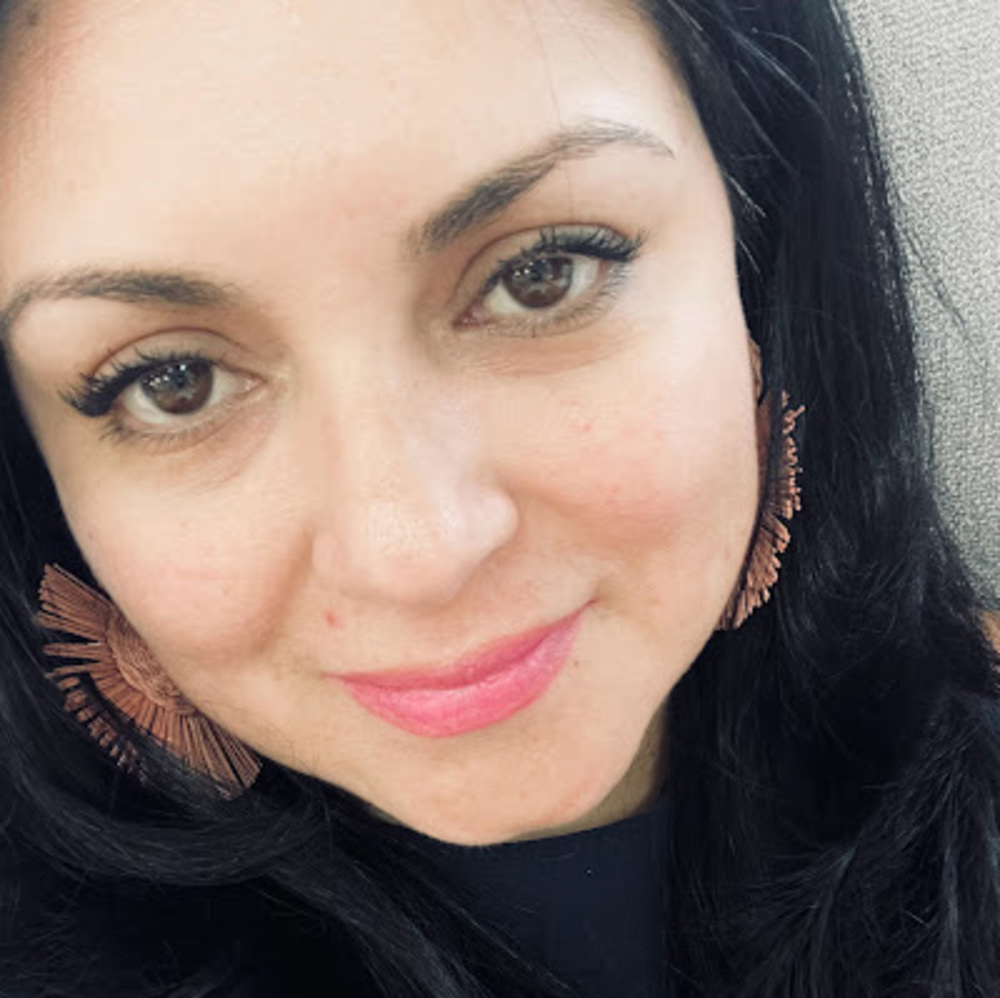 Meet your Posher, Claudia